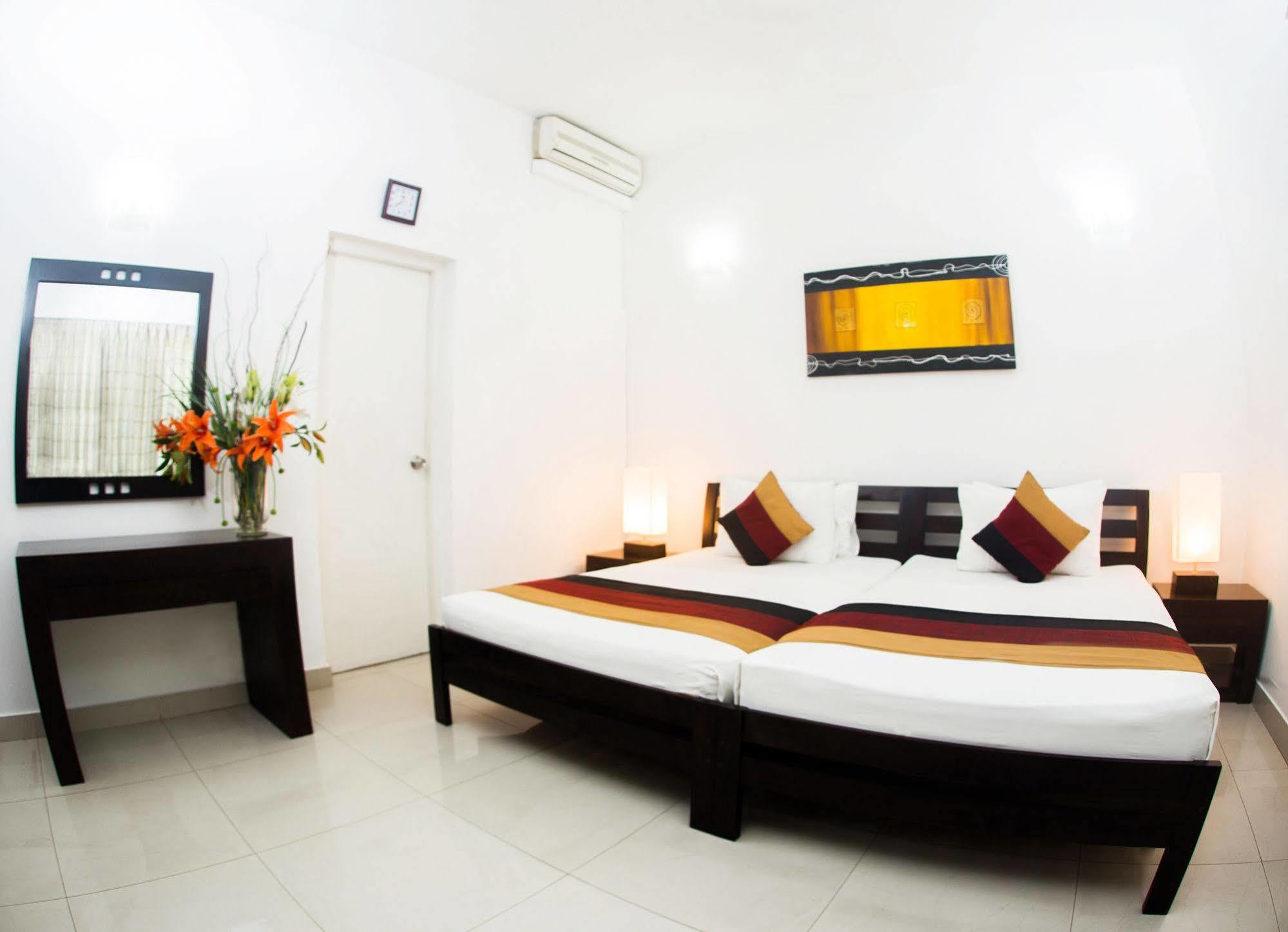 Whitehouse Residencies Bed & Breakfast Colombo Exterior photo